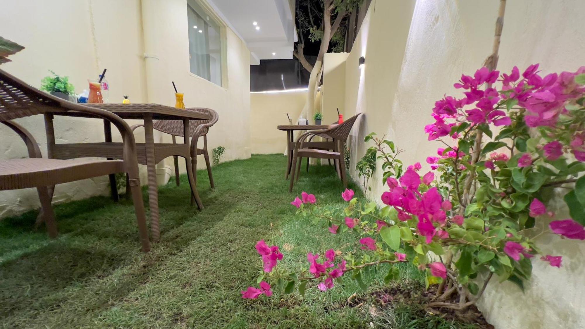 Pyramids Vista Inn Kafrat al Jabal Exterior photo